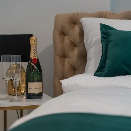 Hanza Tower 5 Stars 4*