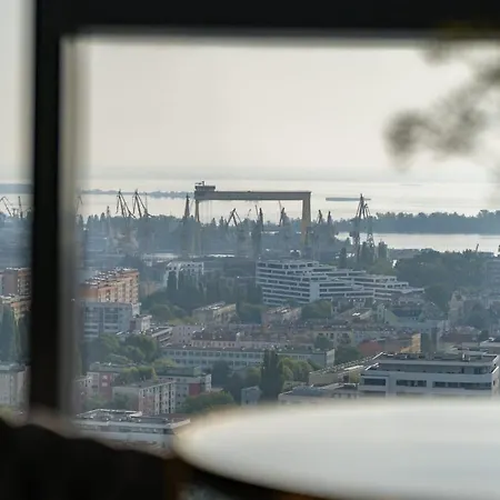 Апарт-отель Hanza Tower 5 Stars 4*