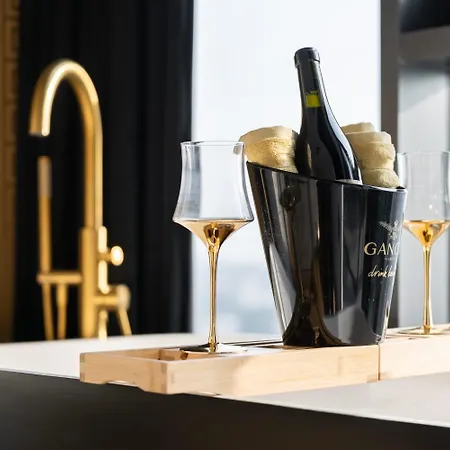 Hanza Tower 5 Stars 4*