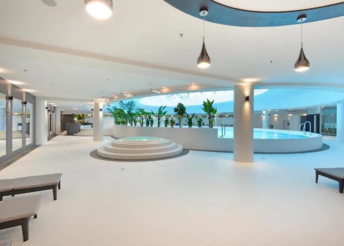 Hanza Tower 5 Stars Hotel apartamentowy 4*