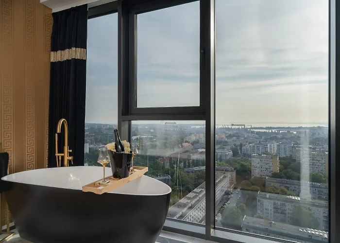 Hanza Tower 5 Stars Hotel apartamentowy 4*